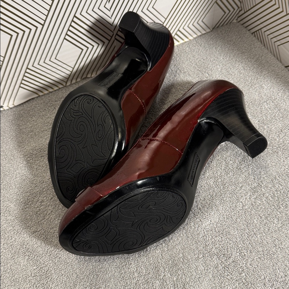 Solesensibility Heels size 8 wide heel metal accents special occasion red heels - Picture 5 of 12